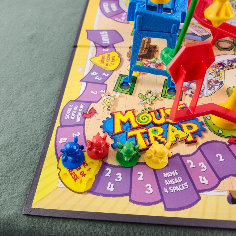 Milton Bradley Hasboro 2005 Mouse Trap Board Game #04657 Complete in Box